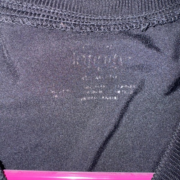 Cherokee Infinity Women's Heart Pattern Scrub Top - Black and Pink X-Large - Picture 2 of 5